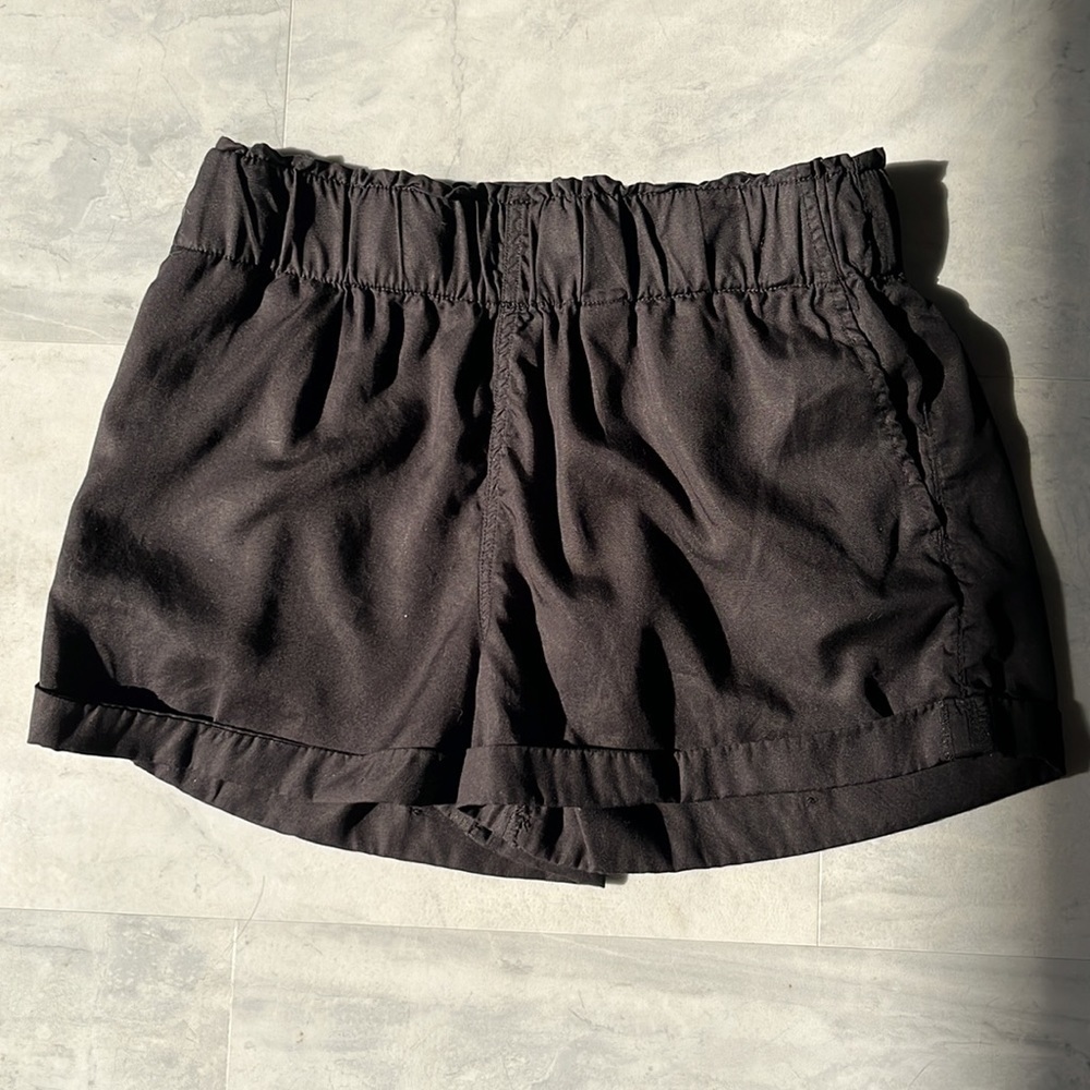 Celebrity Pink    High Waisted  Short Shorts EUC    Black    Cuffed       Size M